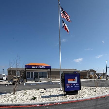 Instalodge Hotel And Suites Karnes City Exterior photo