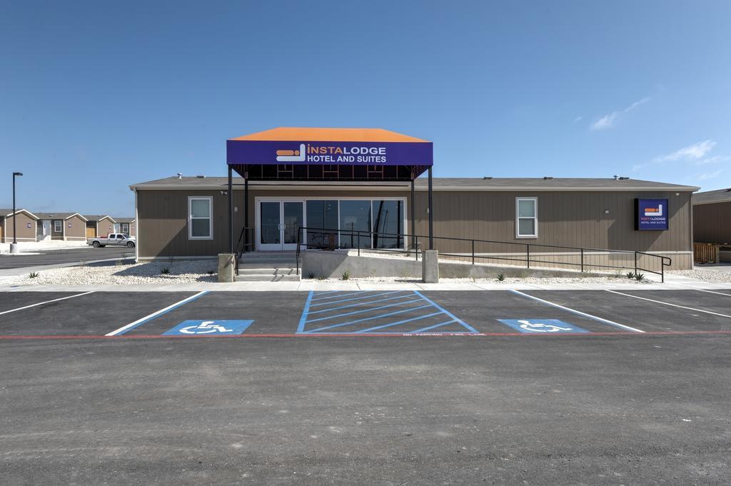 Instalodge Hotel And Suites Karnes City Exterior photo
