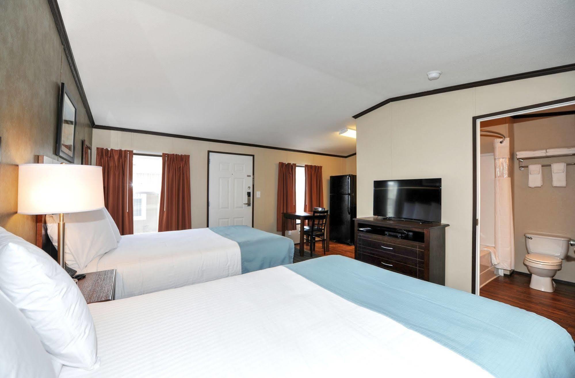 Instalodge Hotel And Suites Karnes City Exterior photo